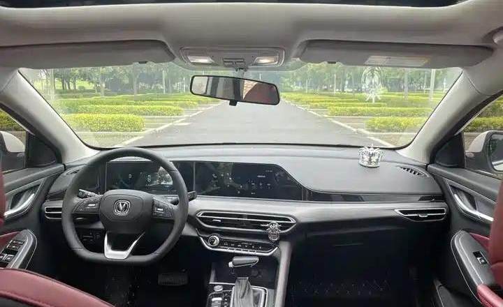 长安 逸动 2021款 PLUS 蓝鲸NE 1.4T GDI DCT尊贵型