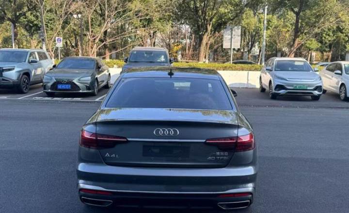 奥迪 A4L 2020款 40 TFSI 时尚动感型