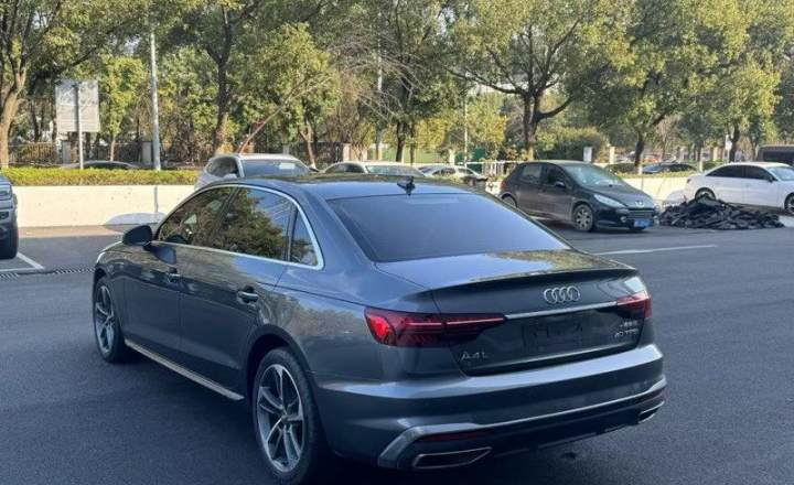 奥迪 A4L 2020款 40 TFSI 时尚动感型
