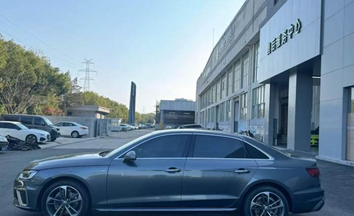 奥迪 A4L 2020款 40 TFSI 时尚动感型