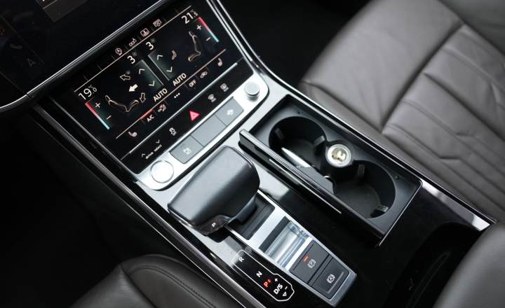 奥迪 A8 2018款 A8L 55 TFSI quattro投放版精英型