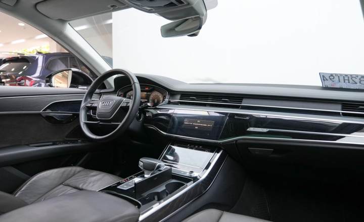 奥迪 A8 2018款 A8L 55 TFSI quattro投放版精英型