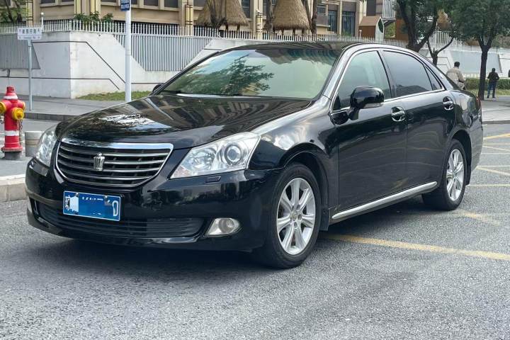 丰田 皇冠 3.0L Royal Saloon