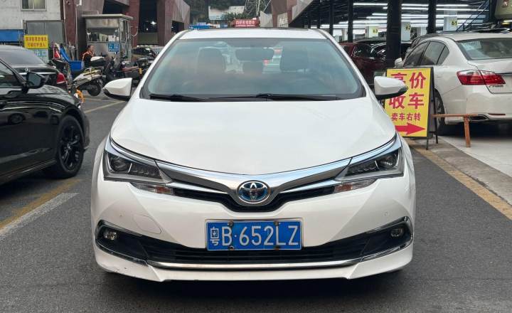 丰田 卡罗拉 2017款 改款双擎 1.8L ECVT精英版
