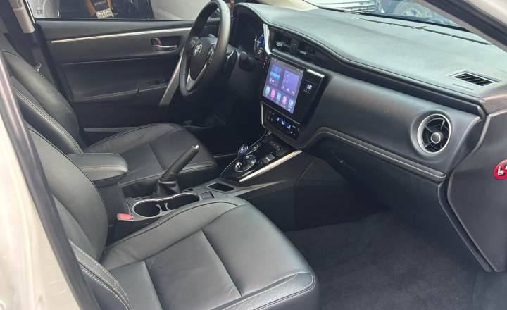 丰田 卡罗拉 2017款 改款双擎 1.8L ECVT精英版