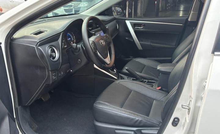 丰田 卡罗拉 2017款 改款双擎 1.8L ECVT精英版