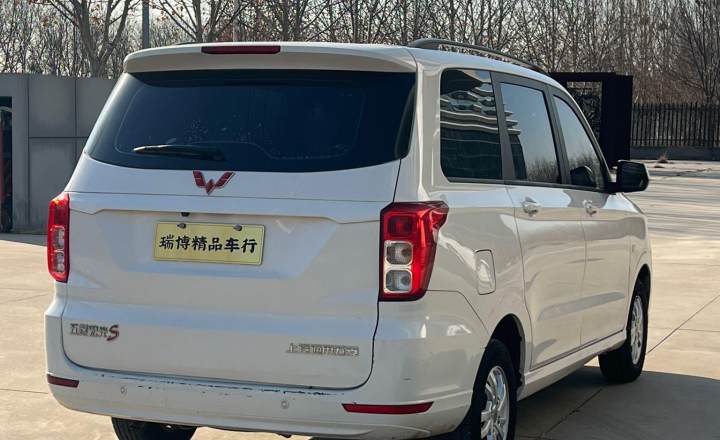 五菱汽车 五菱宏光 2019款 1.5L S舒适型国VI LAR