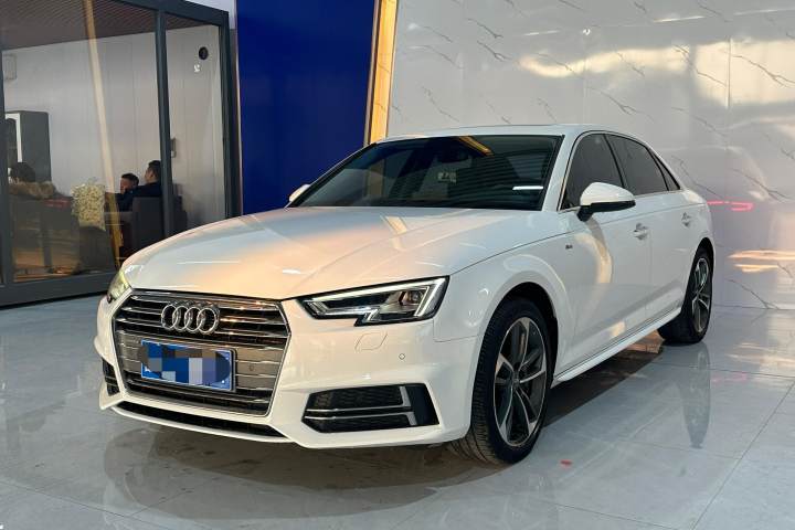 奥迪 A4L 2017款 45 TFSI quattro 风尚型
