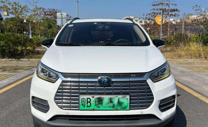 比亚迪 元新能源 2018款 EV360 智联炫酷型