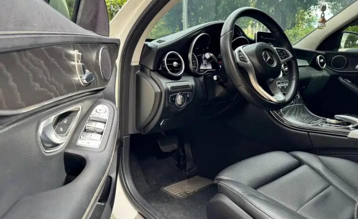 奔驰 C级 2018款 C 180 L 动感型运动版