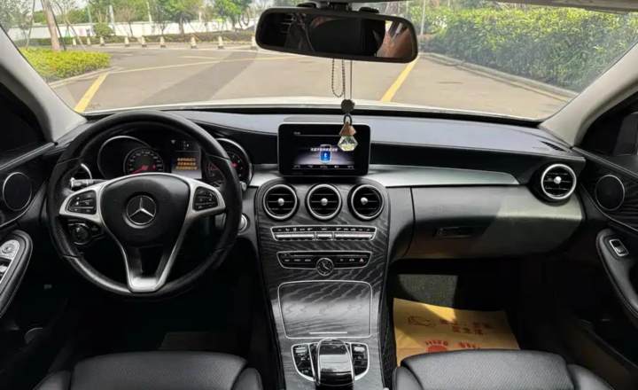 奔驰 C级 2018款 C 180 L 动感型运动版