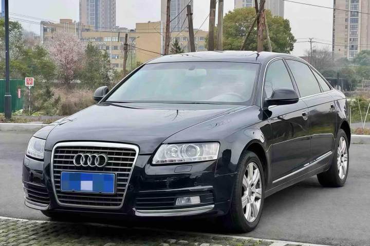 奥迪 A6L 2.4L 尊贵型