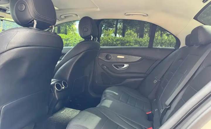 奔驰 C级 2018款 C 180 L 动感型运动版