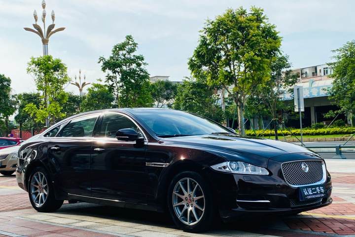 捷豹 XJ XJL 2.0T 两驱典雅商务版