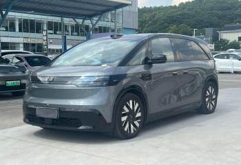 极氪 MIX 2025款 长续航智驾版