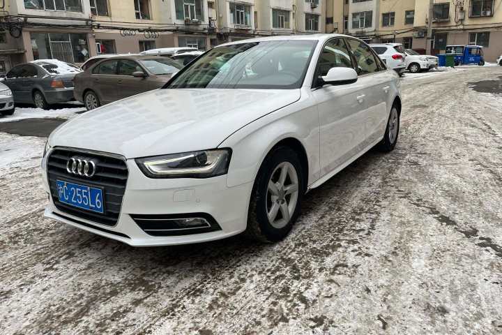 奥迪 A4L 35 TFSI 自动舒适型