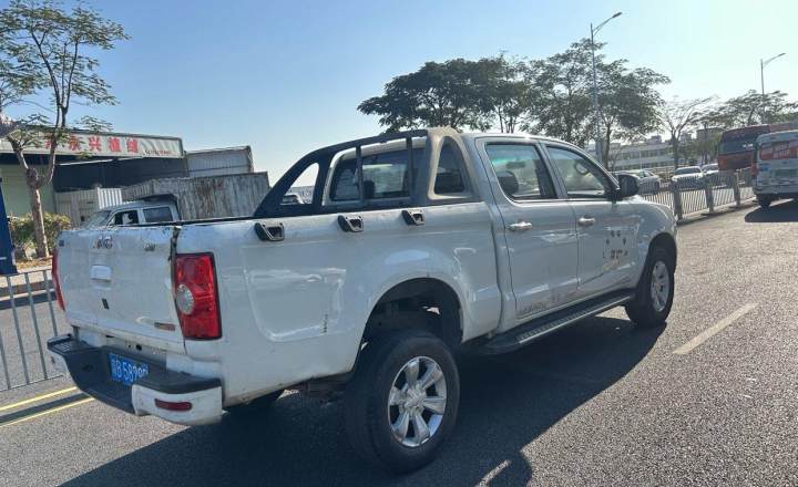 江汽集团 江淮T6 2018款 2.0T柴油国V创客版舒适型长轴HFC4DB21D1