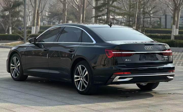 奥迪 A6L 2022款 40 TFSI 豪华动感型