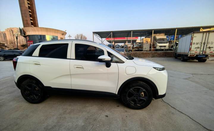 吉利几何 E萤火虫 2022款 320KM 乖巧虎 5座