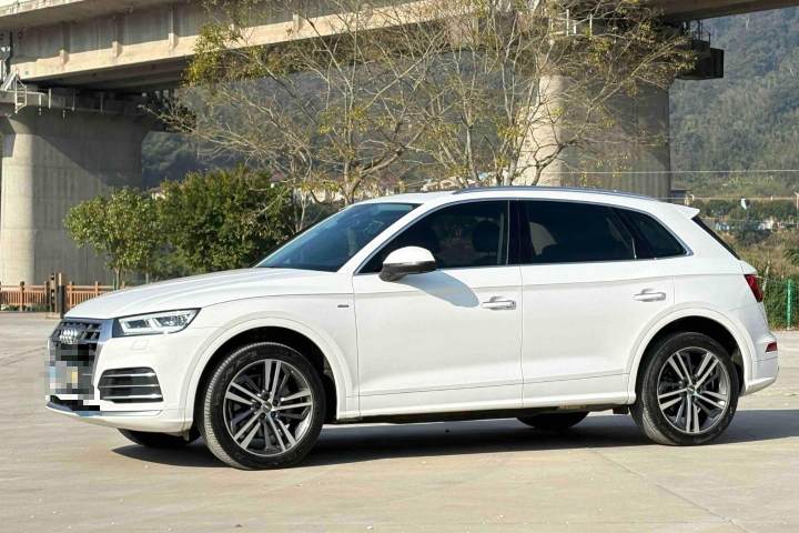 奥迪 Q5L 2020款 40 TFSI 荣享时尚型