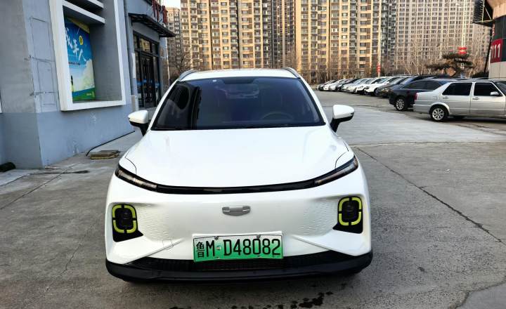 吉利几何 E萤火虫 2022款 320KM 乖巧虎 5座