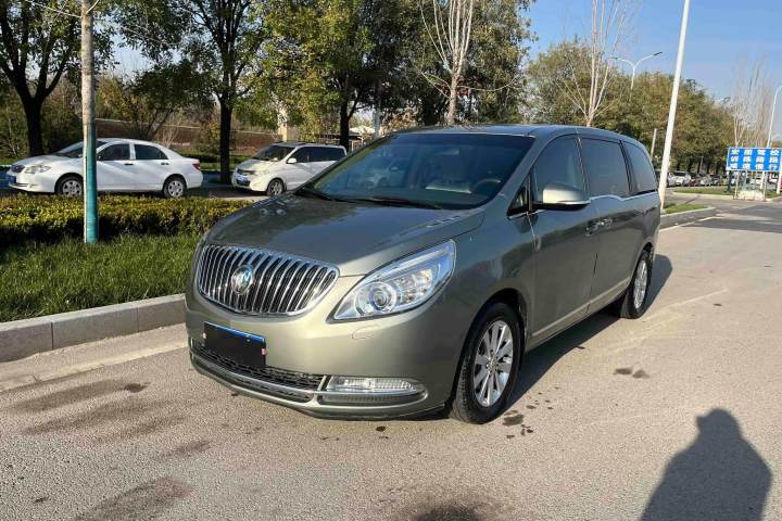 别克 GL8 2.4L LT豪华商务行政版