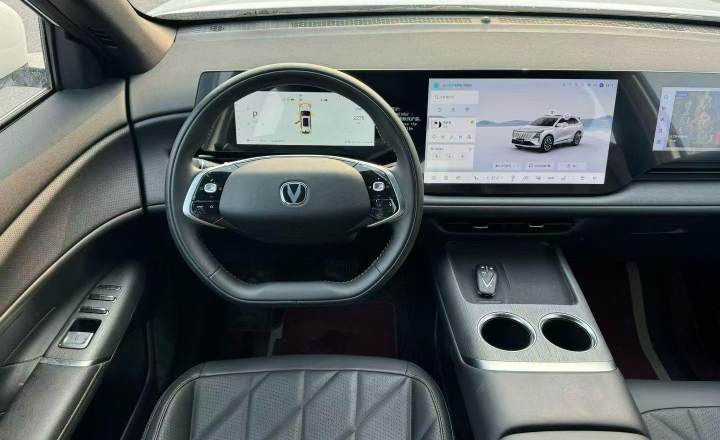 长安 CS75PLUS 2025款 第四代 UItra 2.0T 新蓝鲸 智慧劲擎型