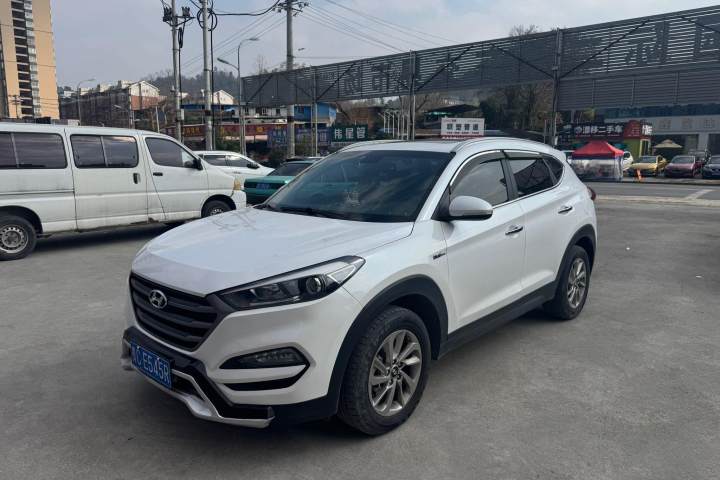 现代 途胜 1.6T 双离合两驱智能型