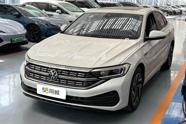大众 速腾 300TSI DSG超越版