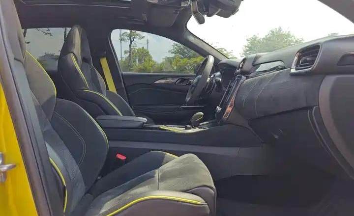 领克 03 2020款 03+ 2.0TD 自动驭风版