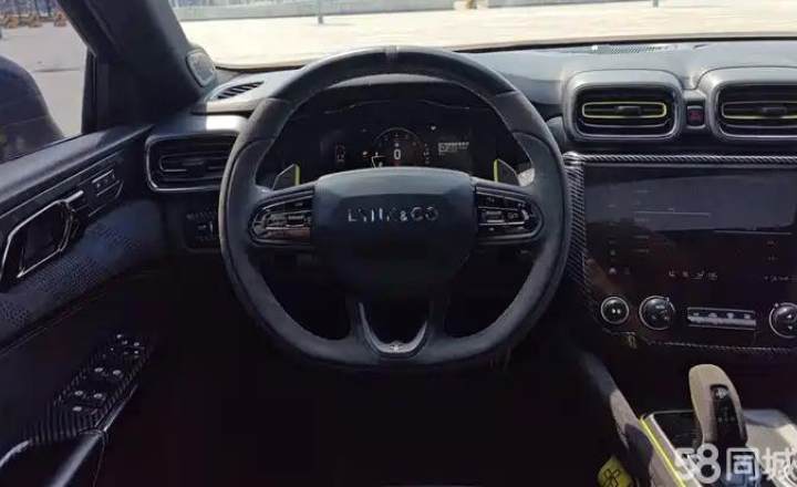 领克 03 2020款 03+ 2.0TD 自动驭风版