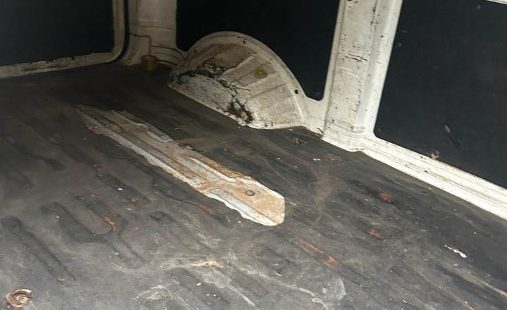 长安凯程 长安睿行EM60 2022款 纯电动厢式运输车4525车长平顶背掀门2座60kW 41.86kWh