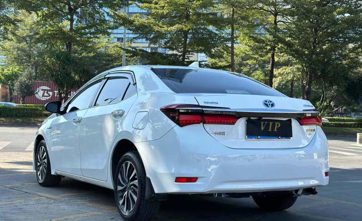 丰田 卡罗拉 2018款 双擎 1.8L ECVT智尚版