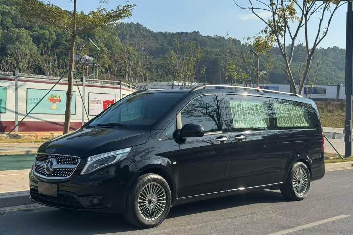 奔驰 威霆 2.0T 商务版 7座