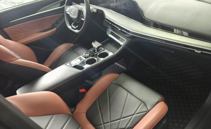 长安 逸动 2022款 PLUS 蓝鲸NE 1.4T GDI DCT旗舰版