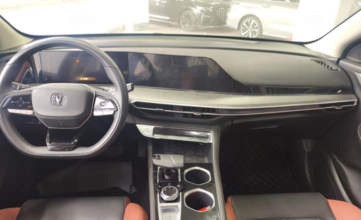 长安 逸动 2022款 PLUS 蓝鲸NE 1.4T GDI DCT旗舰版