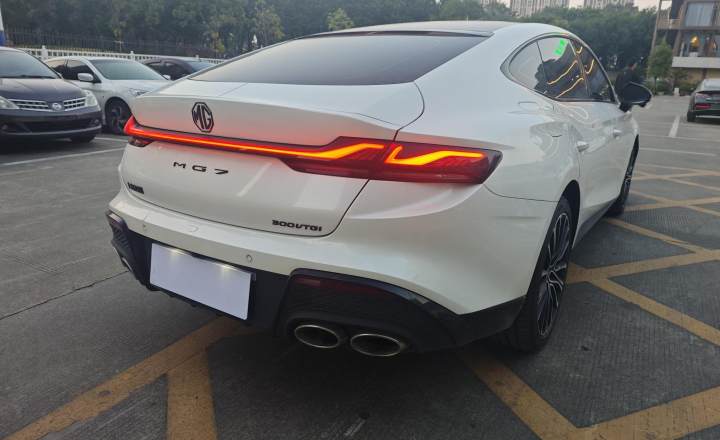 名爵 MG7 2025款 1.5T 300 DCT优雅版