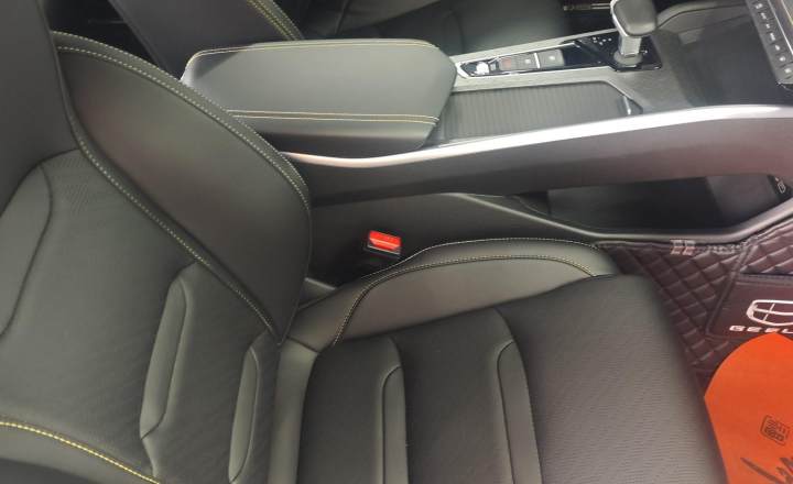 吉利汽车 星瑞 2025款 东方曜 1.5TD 昆仑版