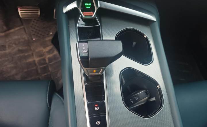 名爵 MG7 2025款 1.5T 300 DCT优雅版