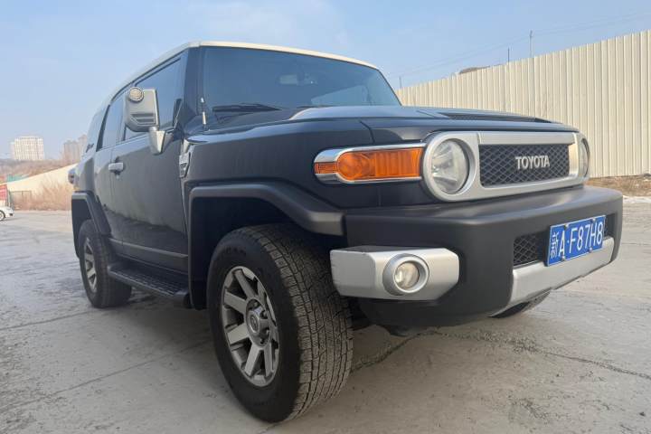 丰田 FJ 酷路泽 4.0L