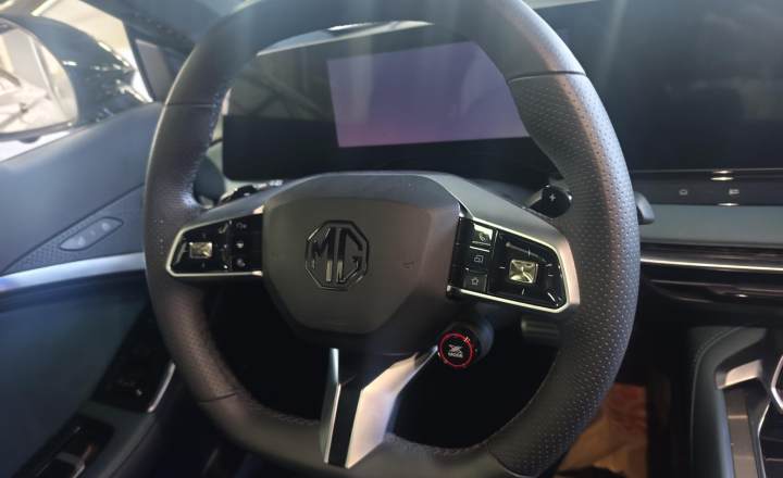 名爵 MG7 2023款 2.0T 自动Trophy+激擎耀世版