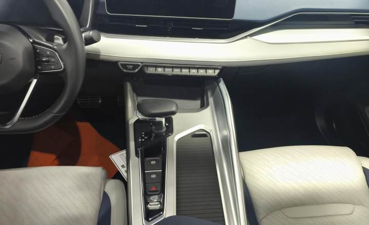 吉利汽车 星瑞 2023款 2.0TD 尊贵型