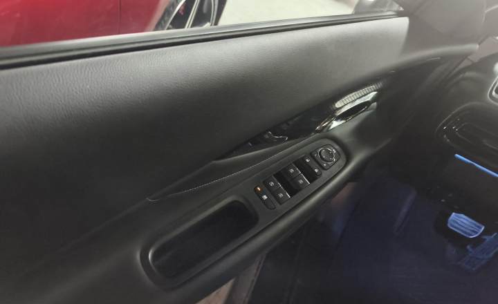 广汽传祺 影豹 2022款 270T DCT J16银河战机版