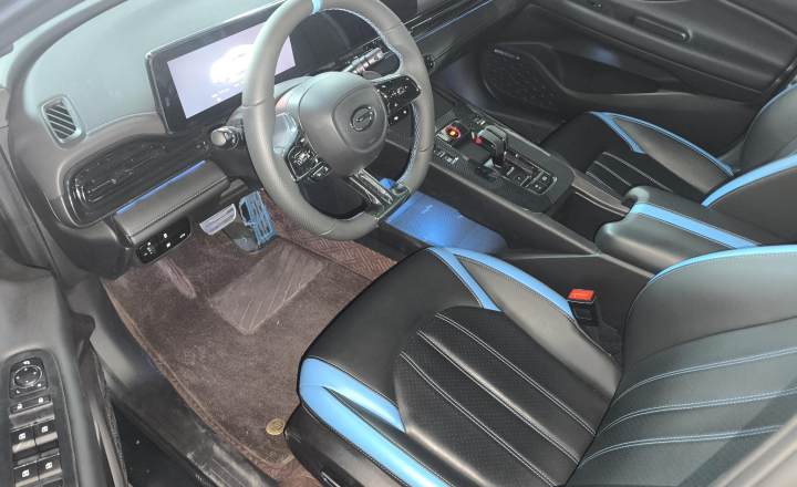 广汽传祺 影豹 2022款 270T DCT J16银河战机版