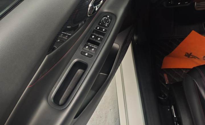 广汽传祺 影豹 2023款 270T DCT J15版