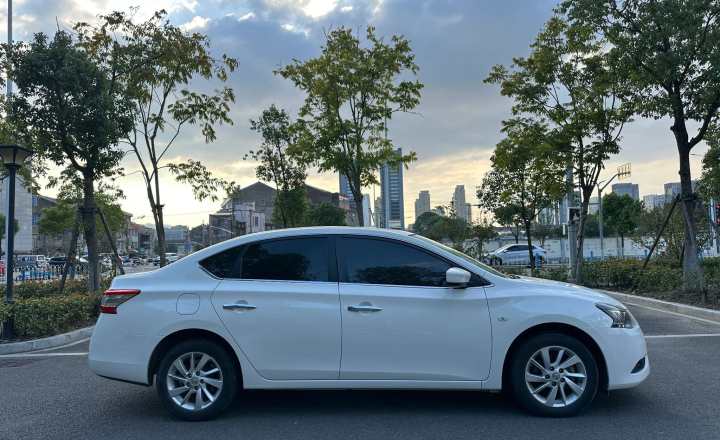 日产 轩逸 2014款 1.6XV CVT尊享版