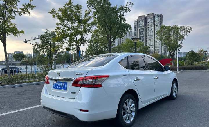 日产 轩逸 2014款 1.6XV CVT尊享版