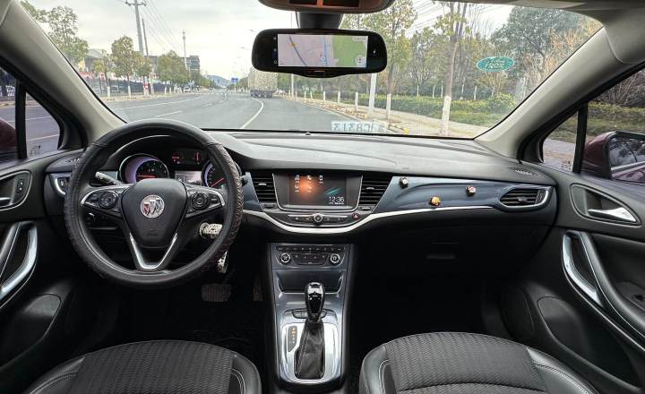 别克 威朗 2016款 两厢 15S 自动领先型