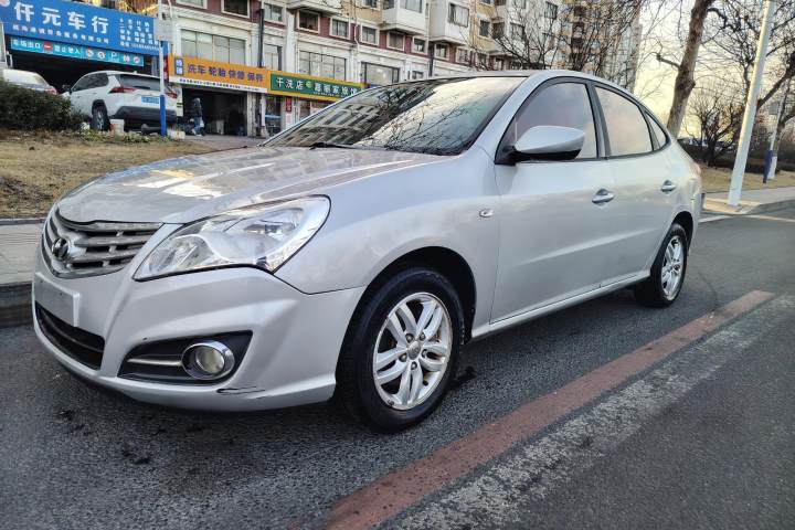 现代 悦动 1.6L 手动舒适型