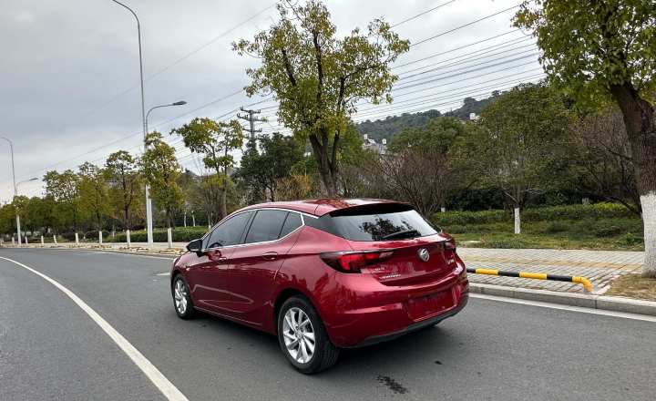 别克 威朗 2016款 两厢 15S 自动领先型